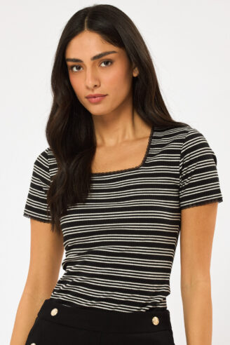 חולצת ריב פסים עם מפתח מרובע