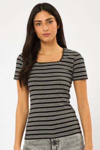 חולצת ריב פסים עם מפתח מרובע