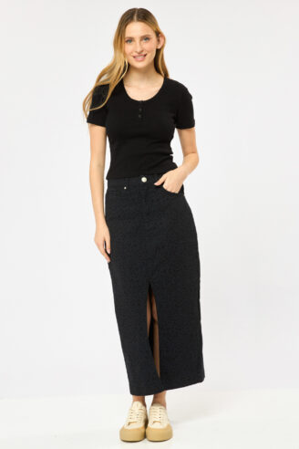 טי שירט ריב עם טקסטורה עדינה - שחור