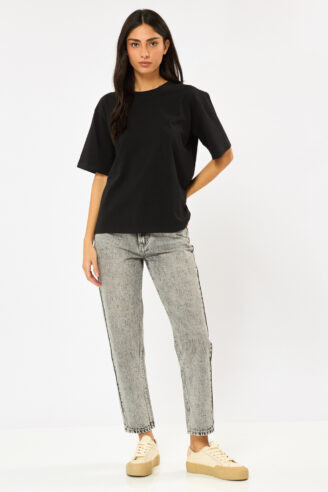 טי שירט חלקה בגזרת בוקסי - לבן