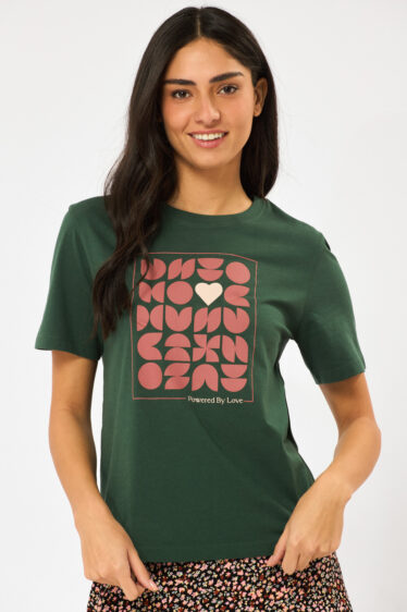 טי שירט עם הדפס טיפוגרפי - ירוק