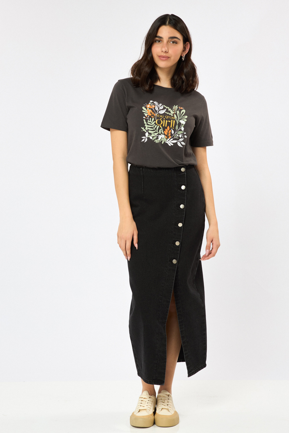 חצאית ג'ינס כפתורים באלכסון – תמונה 7 חצאית ג'ינס כפתורים באלכסון – תמונה 7