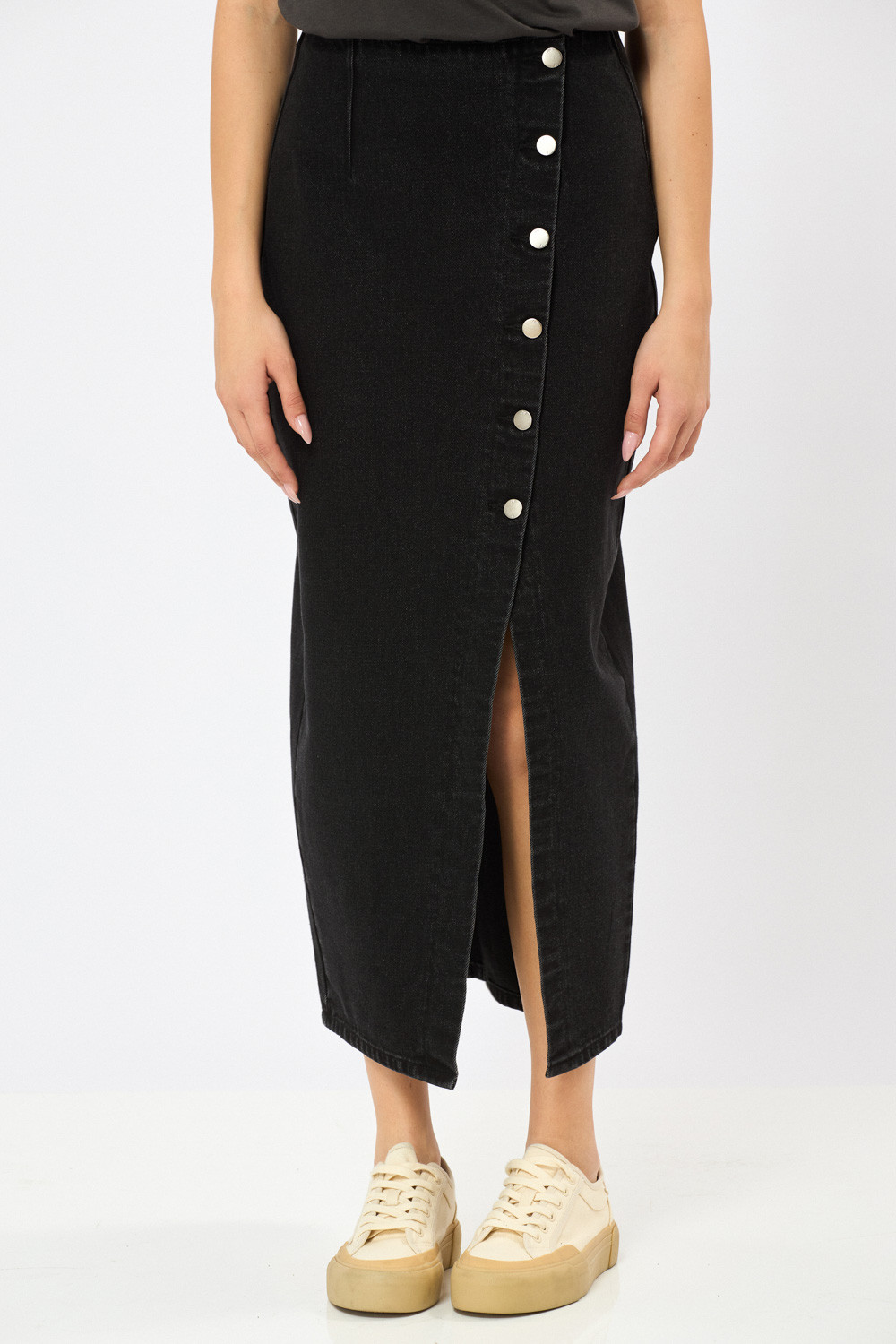 חצאית ג'ינס כפתורים באלכסון חצאית ג'ינס כפתורים באלכסון