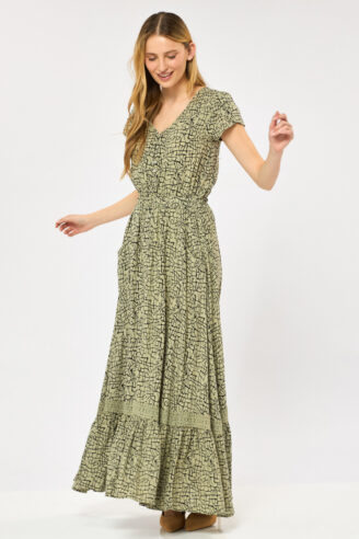 שמלת מקסי מכופתרת בהדפס קווי