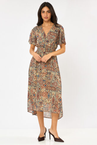 שמלה מודפסת בגזרת מעטפת