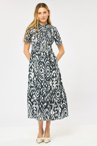 שמלה מודפסת עם כפתורים קדמיים