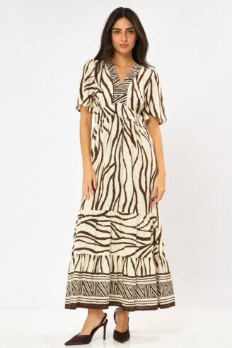 שמלה מודפסת בסגנון אתני אקלקטי