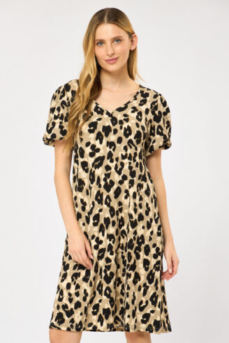 שמלה מודפסת עם צווארון V