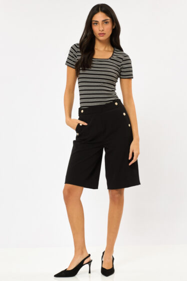 ברמודה אלגנטית עם כפתורים דקורטיביים - שחור