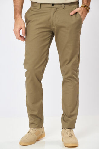 גבר מכנס ארוך אלגנטי