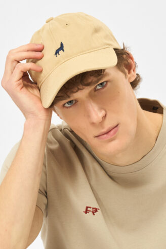 כובע מצחייה עם רקמה