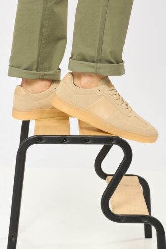 נעלי סניקרס - בז'