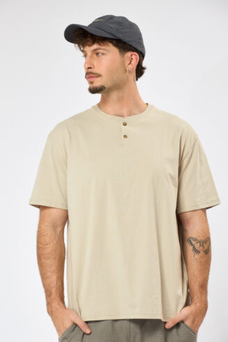 חולצת טי כותנה סבא כפתורים - אבן