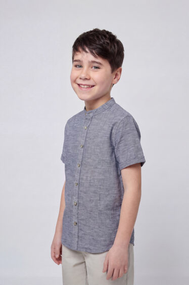 חולצת ילדים במראה פשתן צווארון סיני - כחול בהיר