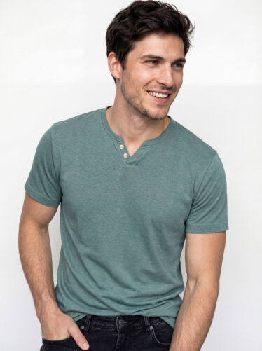 חולצת טי בסיס ,צווארון ספליט